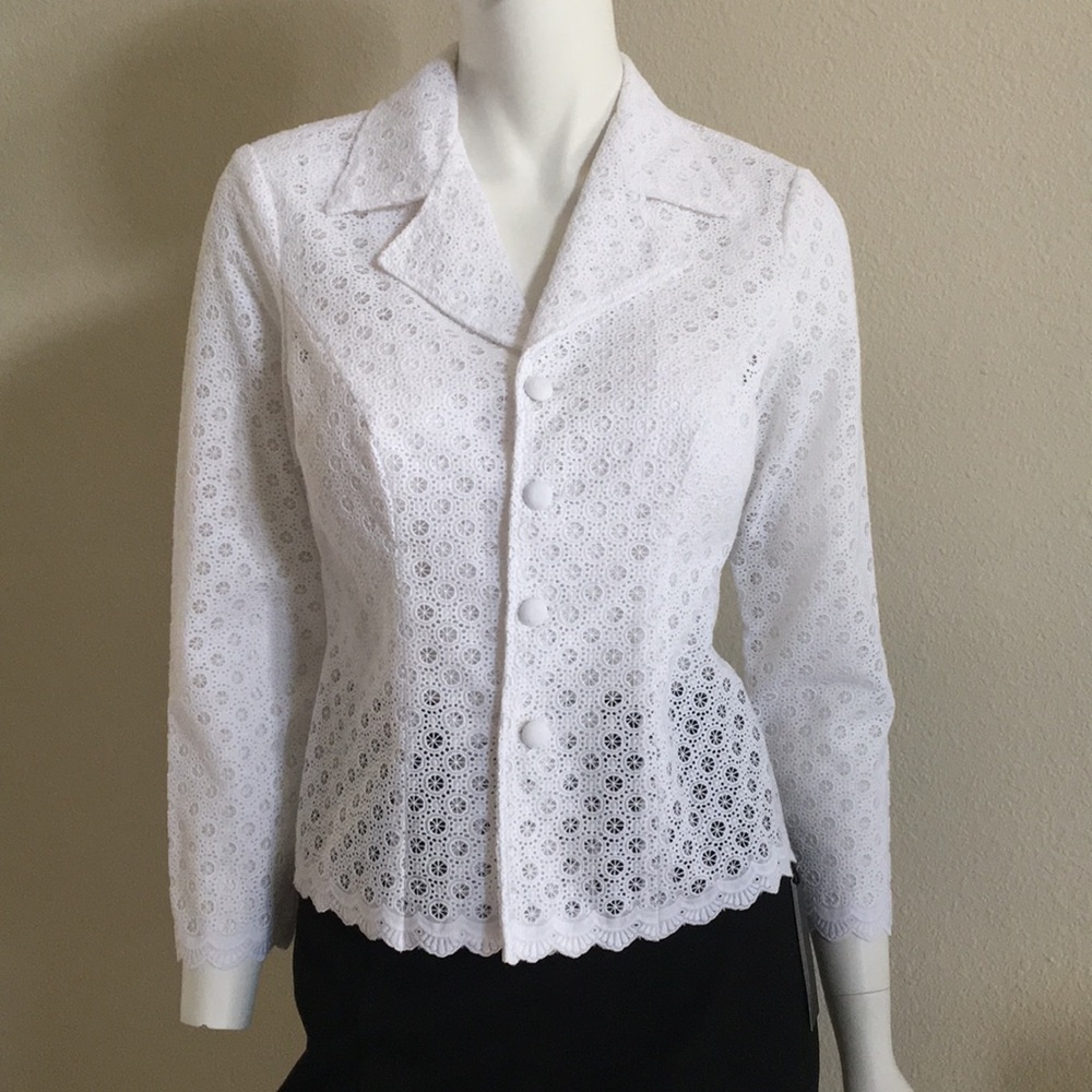 While Blazer Fits Size M-6